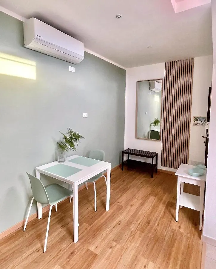 La Casina Verde - Appartamento Mansardato ليفورنو 0*,  إيطاليا