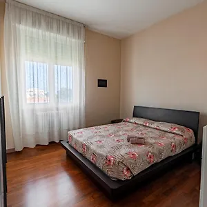  Appartamento Luxury House Near Train Station